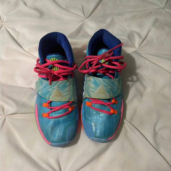 Kyrie 6 Pool shoes - Picture 3 of 4